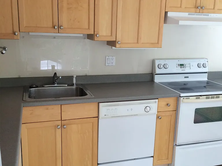 701 Pearl St #5 — Photo 6