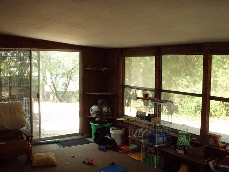fully enclosed 4-season patio