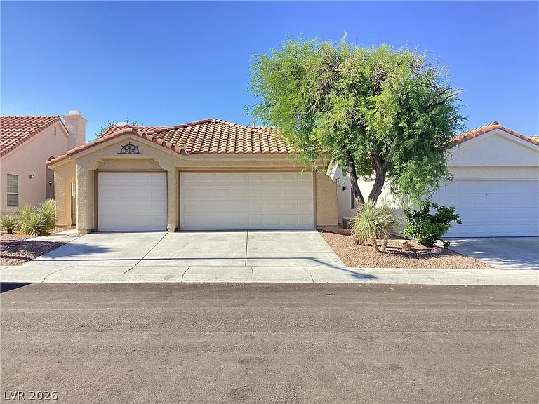 7632 Rockfield Dr — Photo 3