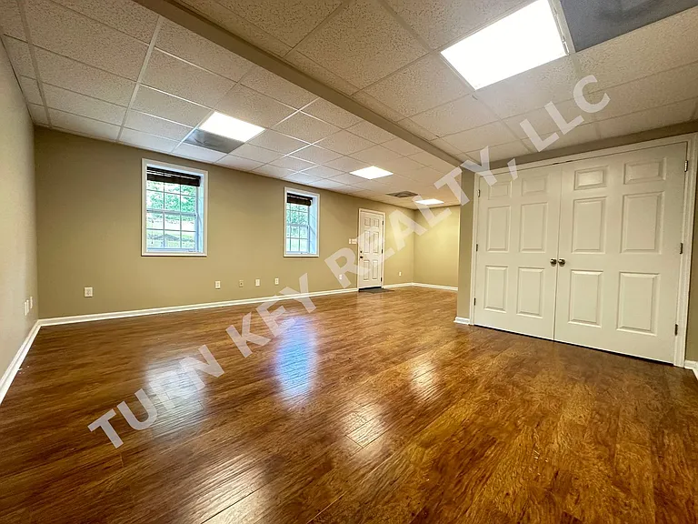 110 Clay Dr — Photo 8