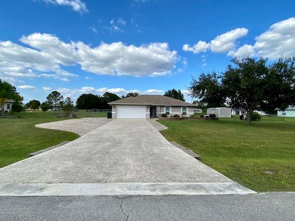 31609 Hunt Club Ln