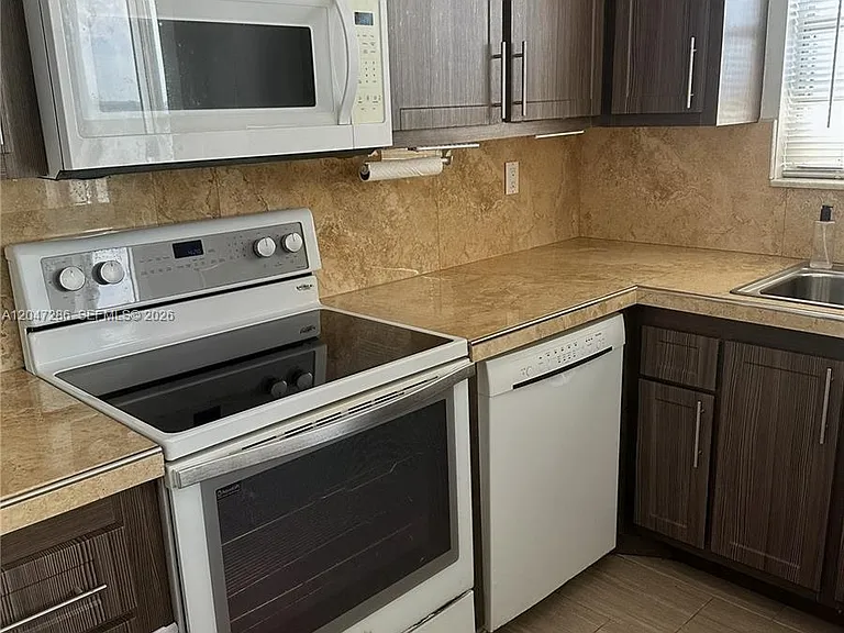 137 Golden Isles Dr #1212 — Photo 3