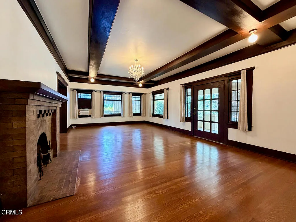 4 bed, 2.0 bath, 2121 sqft, $6,850 — Photo 4