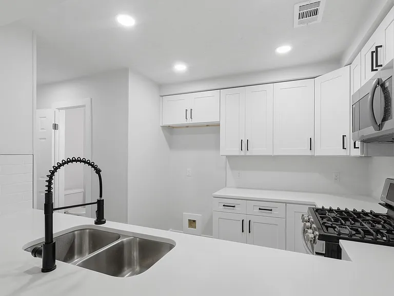 3602 Storm Creek Dr — Photo 6