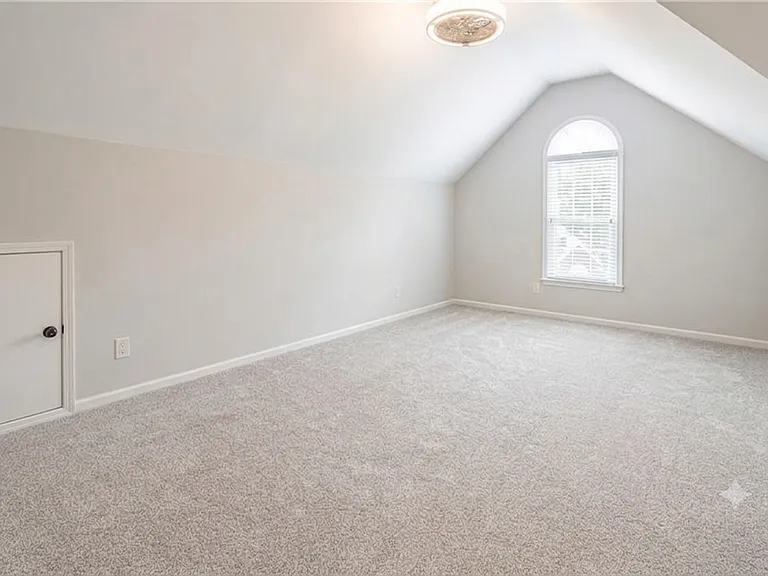 3913 Lost Oak Dr — Photo 19
