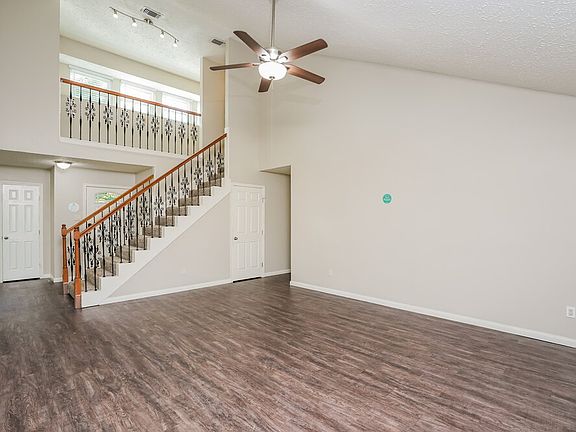 5th image of 11918 Cottonwood Ln