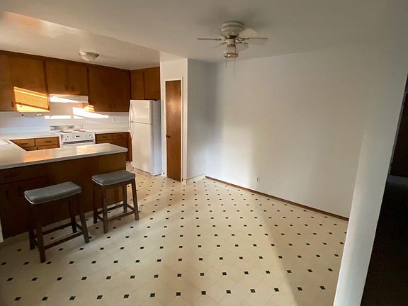 4th image of 131 Jackson Ave