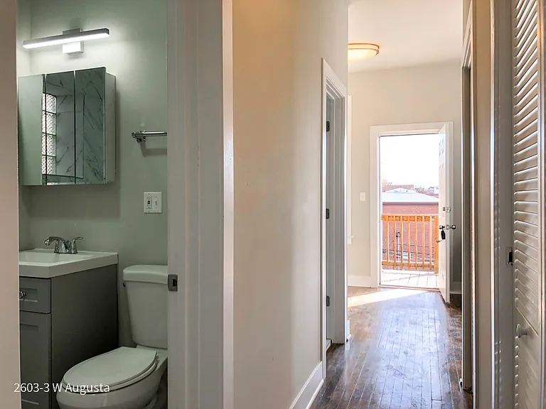2601-03 W Augusta Blvd — Photo 11