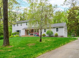 60 Great Ring Rd, Sandy Hook, CT 06482