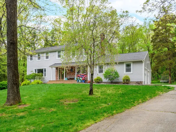 60 Great Ring Road, Newtown, CT 06482