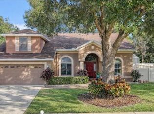 1023 Legends Pass Dr, Valrico, FL 33594