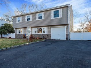 72 Colony Rd, Pt Jefferson Station, NY 11776