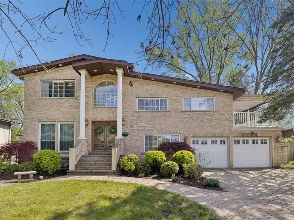 2913 Virginia Ln, Glenview, IL 60025
