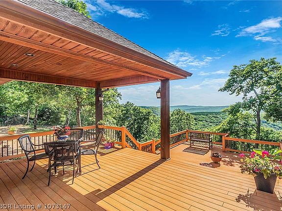 5th image of 16207 Moore Ln