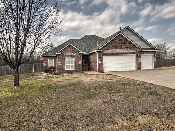3rd image of 22212 Riverwood Dr
