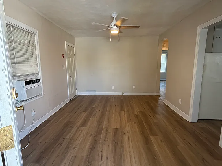 9529 5th Bay St — Photo 2