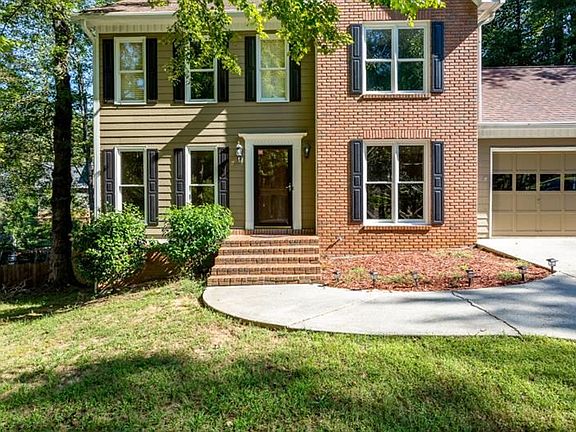 5th image of 3316 Hillside Dr