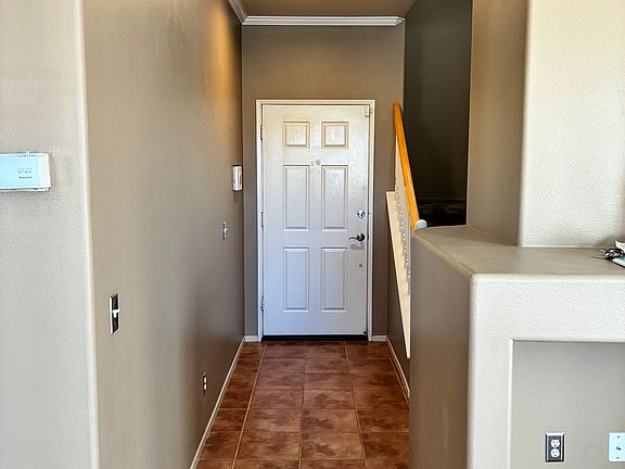 4th image of 28456 Mayfair Dr