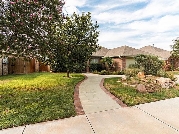 2nd image of 5515 San Saba Ave