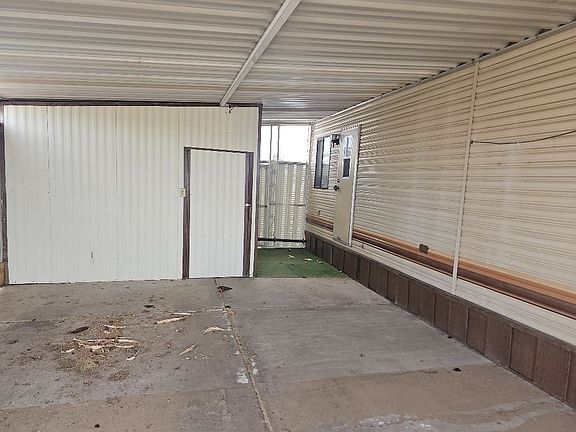 5th image of 303 N Lindsay Rd #R-032