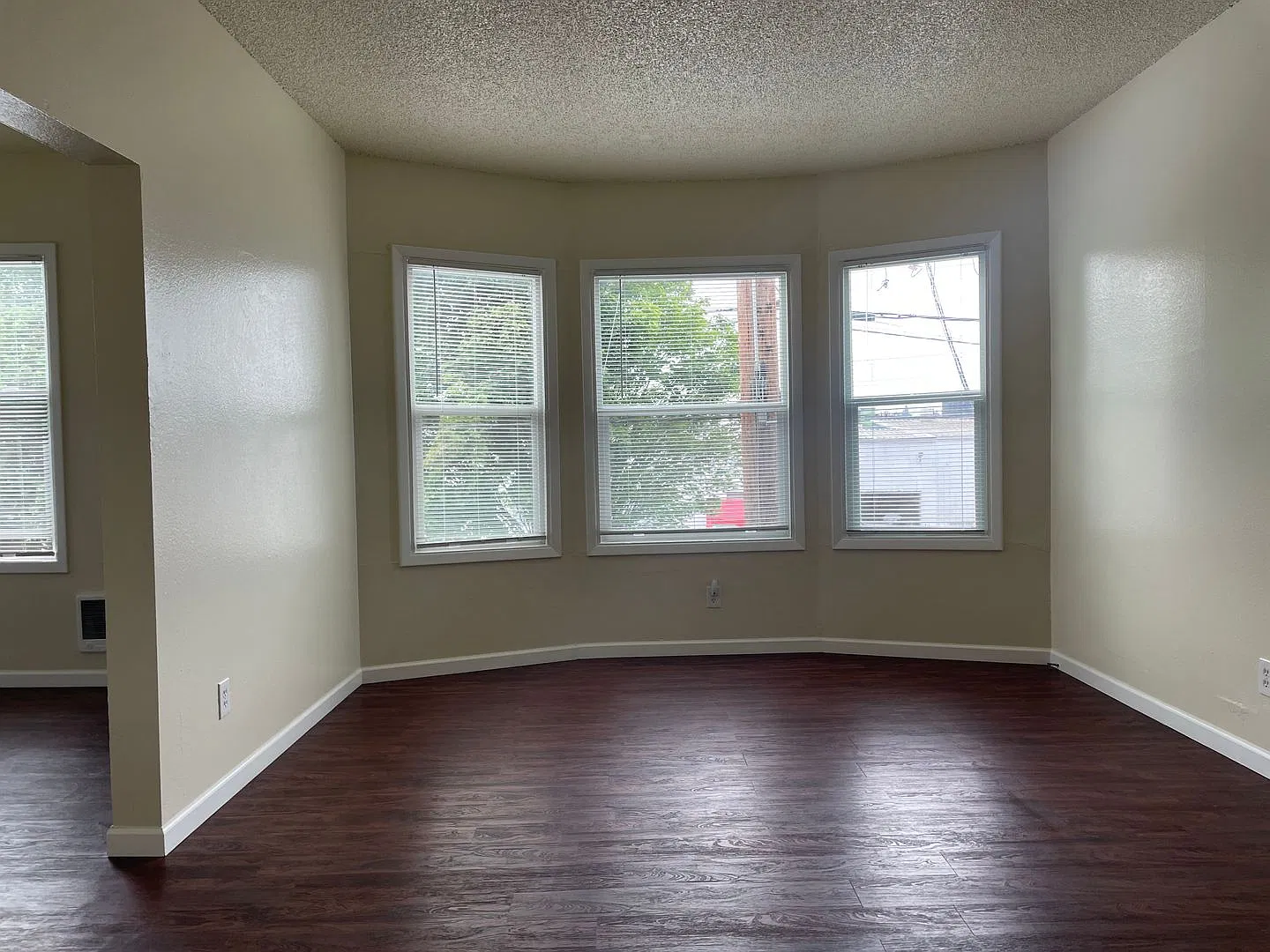 Bon Air Apartments — Photo 4