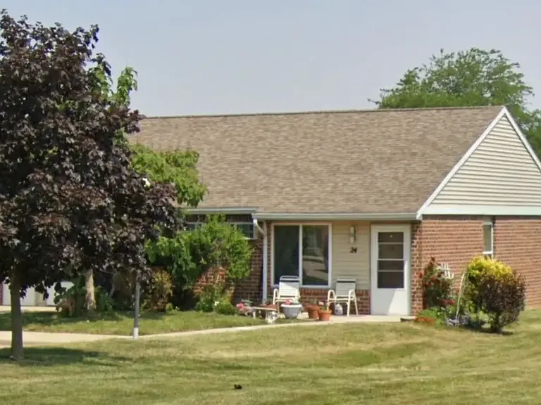 419 N Holly Dr — Photo 1