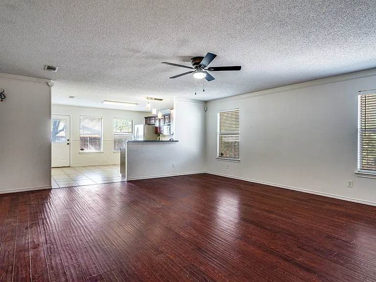 5510 Eagle Rock Rd — Photo 2