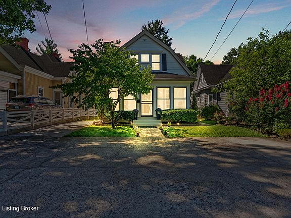 2nd image of 2716 Victor Pl