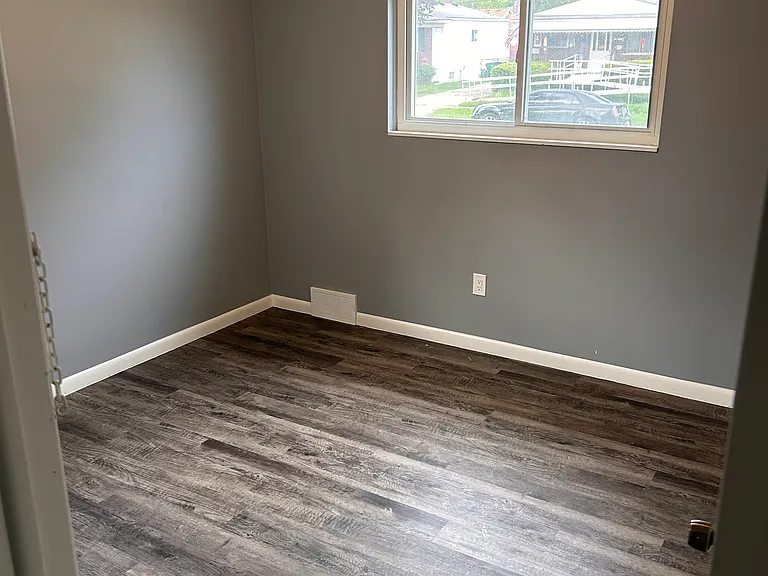 22761 Beechwood Ave — Photo 20