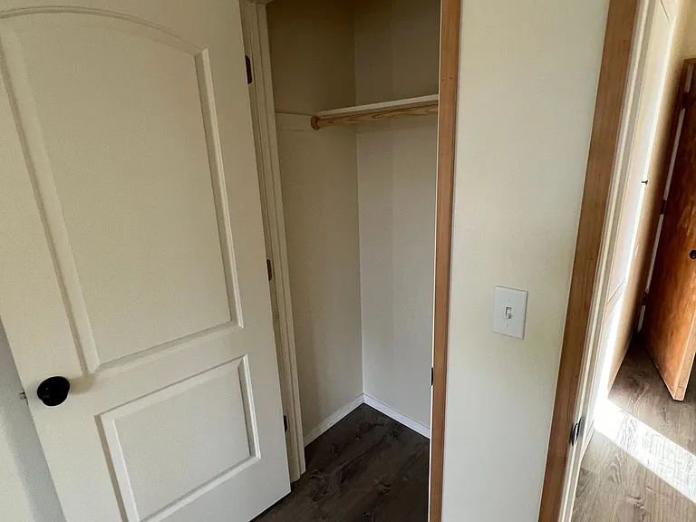 212 W 3rd St — Photo 4