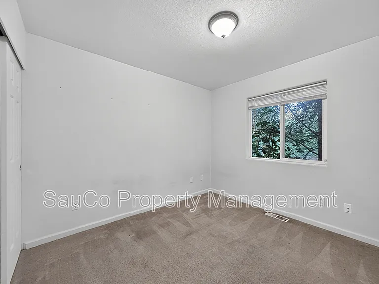 1861 SE 47th Ave — Photo 24