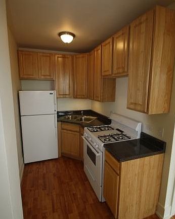 5th image of 7600 N Bosworth Ave APT 608