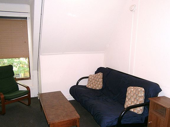 2nd image of 105 Dewitt Pl #8