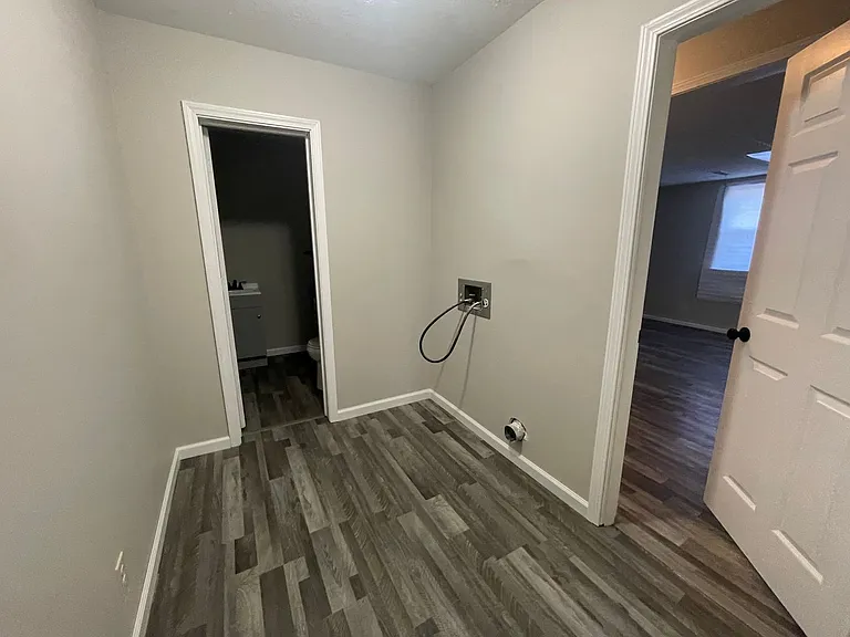 4045 Old Mayfield Rd — Photo 3