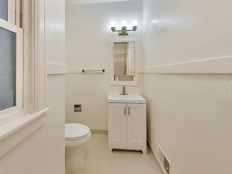 1534 Arch St #3 — Photo 15