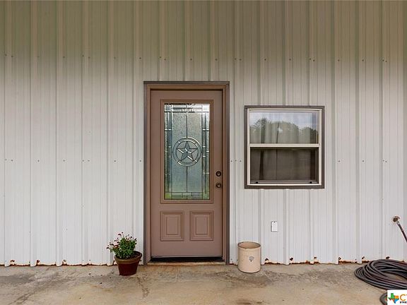 3rd image of 1062 County Road 101