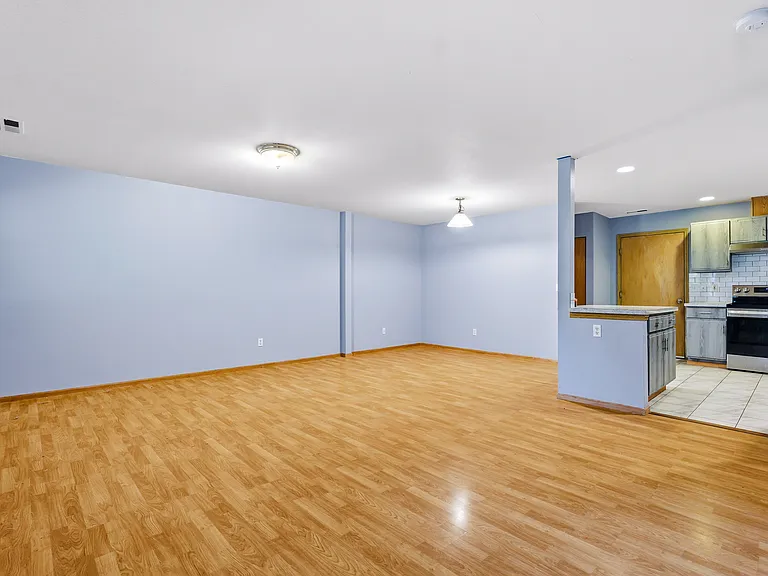 4811 43rd Ln SE — Photo 3