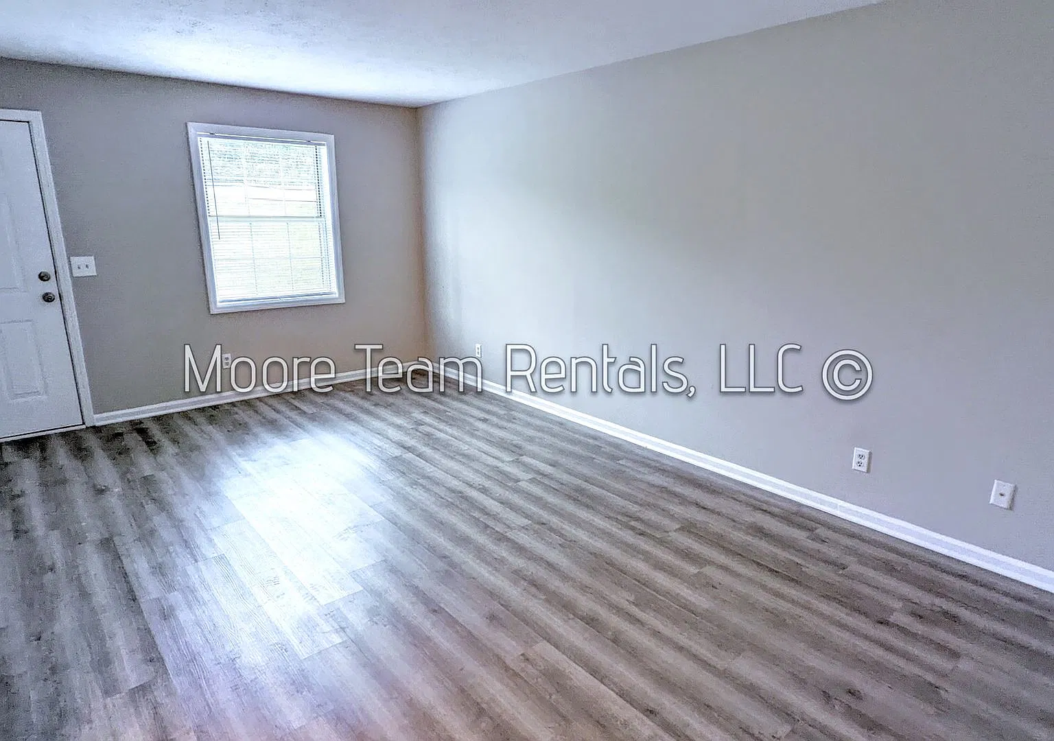 2 Bed/1.5Ba - Includes - Water, Septic, Trash & Lawn - Sect 8 — Photo 4