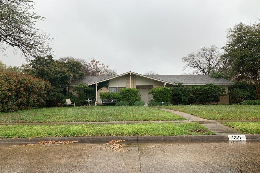 1st image of 1307 Hillsdale Dr
