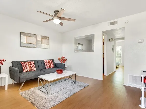 2401 Manor Rd APT 209, Austin, TX 78722