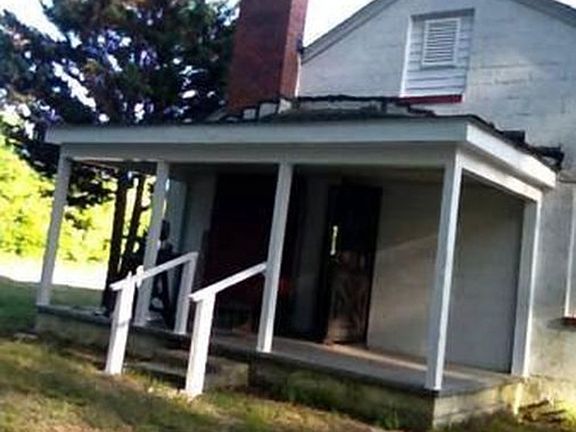 3rd image of 1070 Great Fork Rd