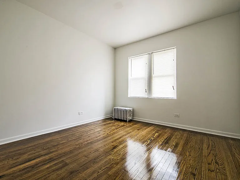 7752 S Cornell — Photo 8