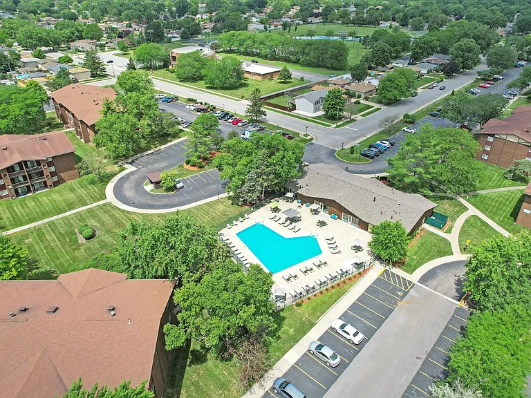 Hampton in Highland Apartments — Photo 19