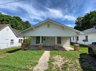 127 Chestnut St, Camden, TN 38320