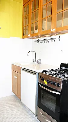 Rented by Keller Williams NYC | media 28