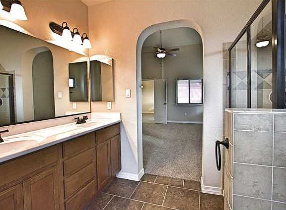 5th image of 5517 Valley Oak Dr