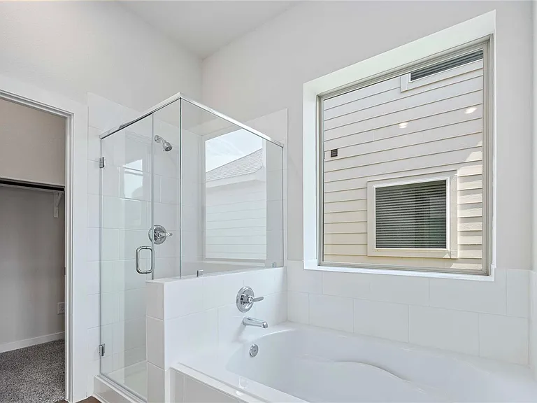 1055 Bluebonnet Trl — Photo 26