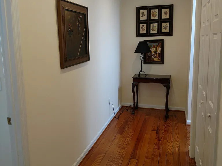 109 Jefferson Dr #UPSTAIRS — Photo 11