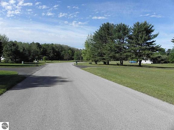 4th image of 6874 Brandow Woods Dr