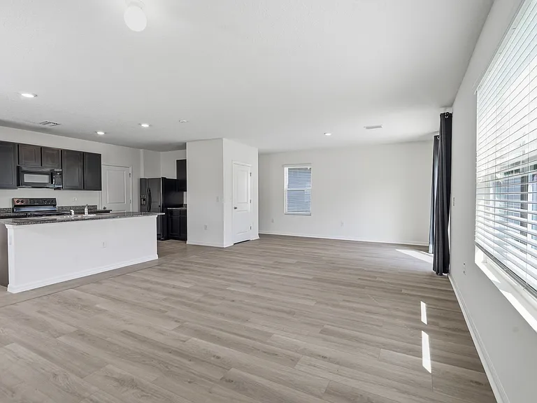 32745 Pez Landing Ln — Photo 13
